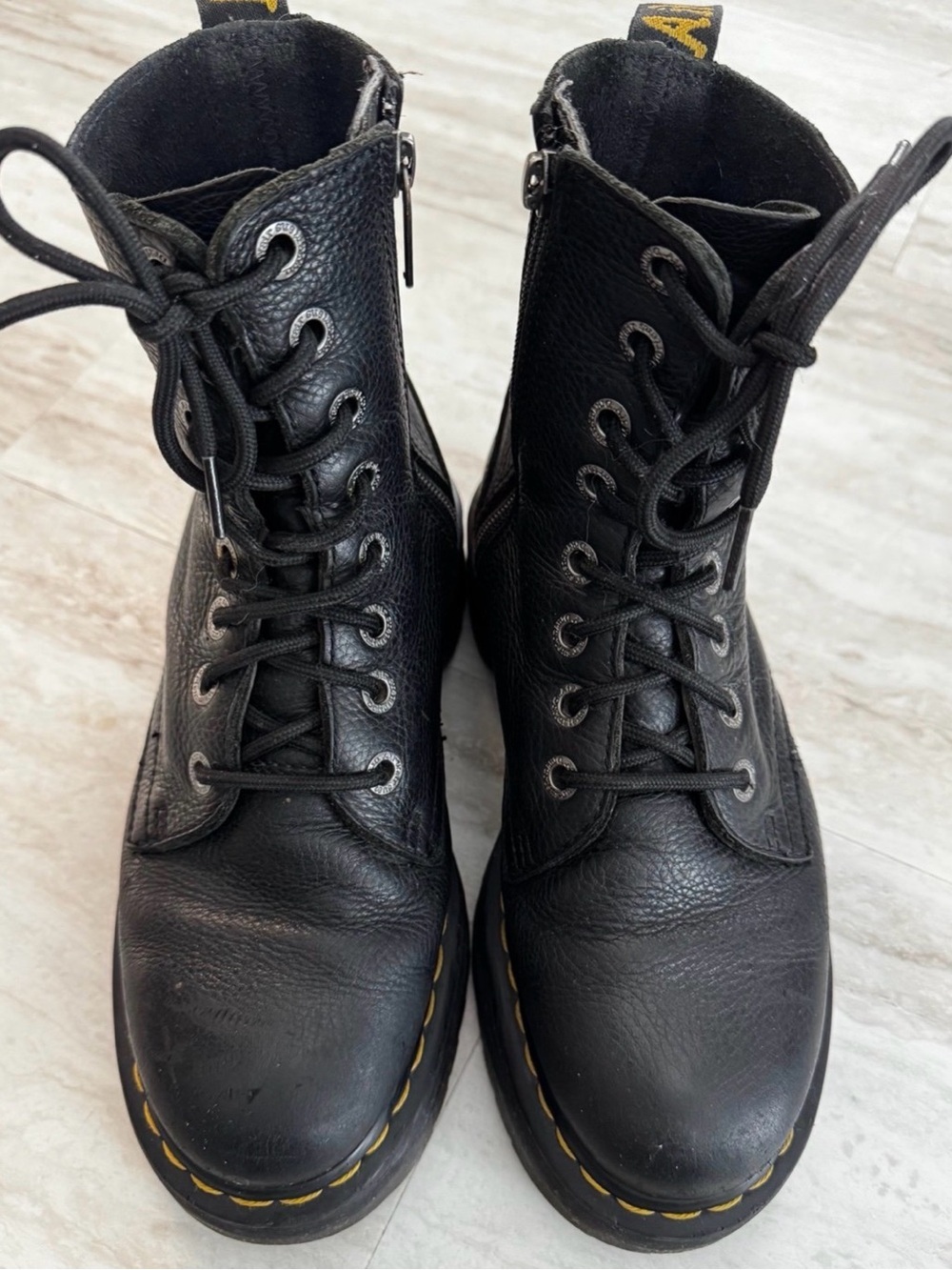 Doc Dr Martens Jadon III black Pisa leather platform boots 90s fashion